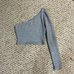 Me Shoulder Sweater Top